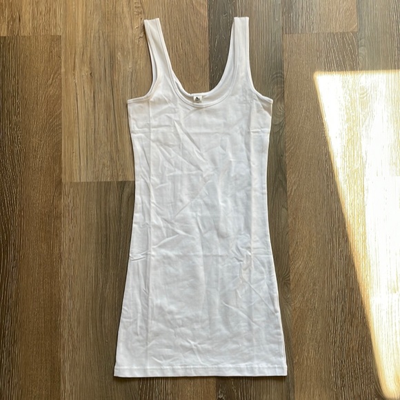 🌟5 for $25🌟 NWOT White Long Double Scoop Tank Top - Picture 4 of 6